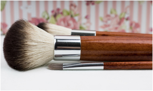 makeup brush